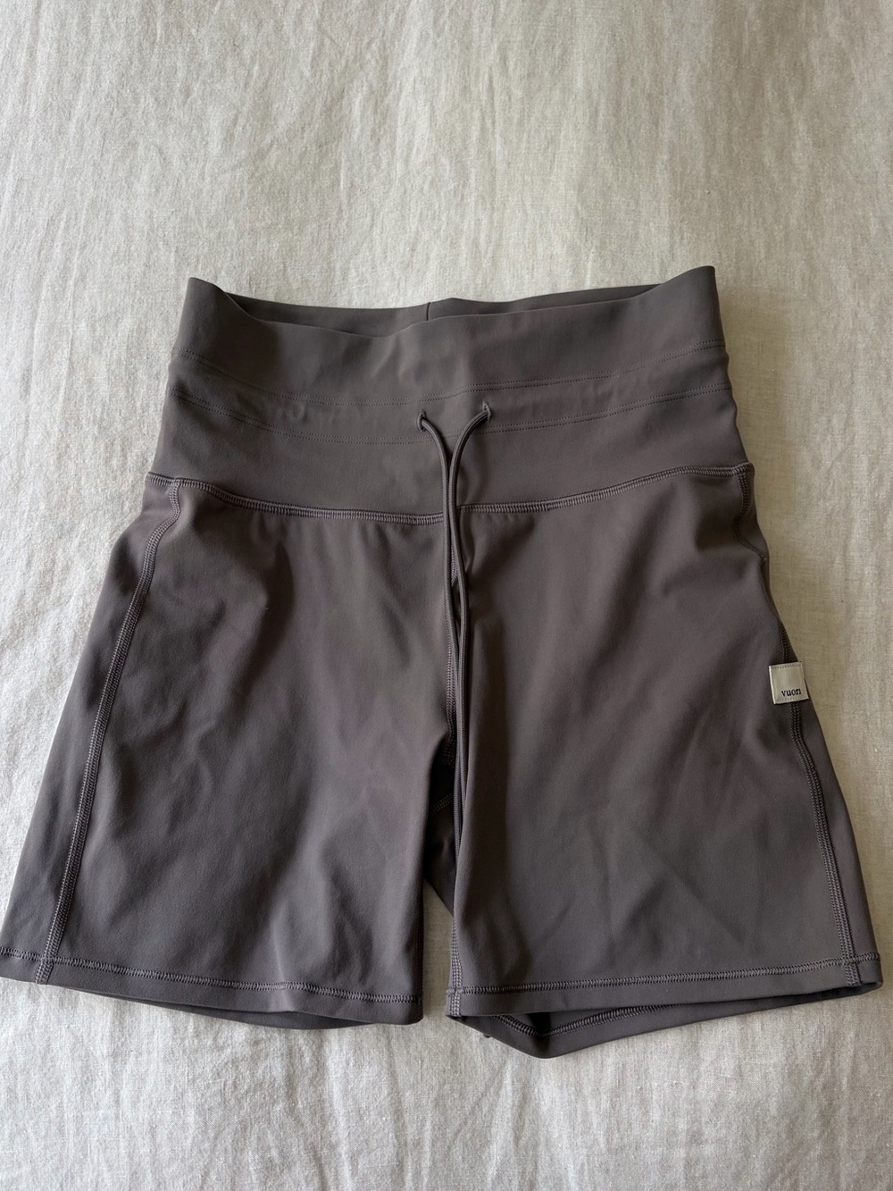 Vuori Daily Short - Taupe